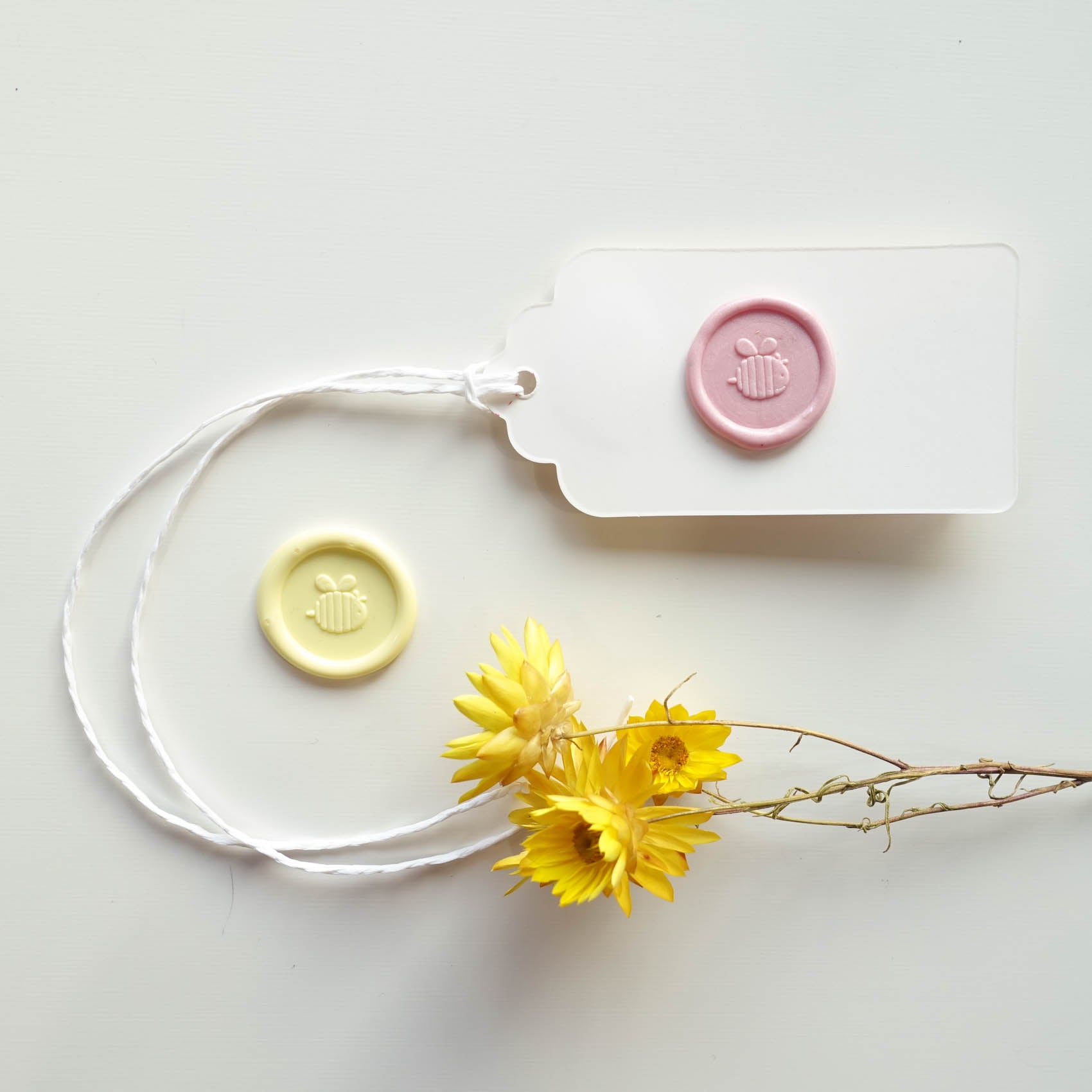 cute cartoon bee wax seal gift tag fiona ariva australia mini wax stamp
