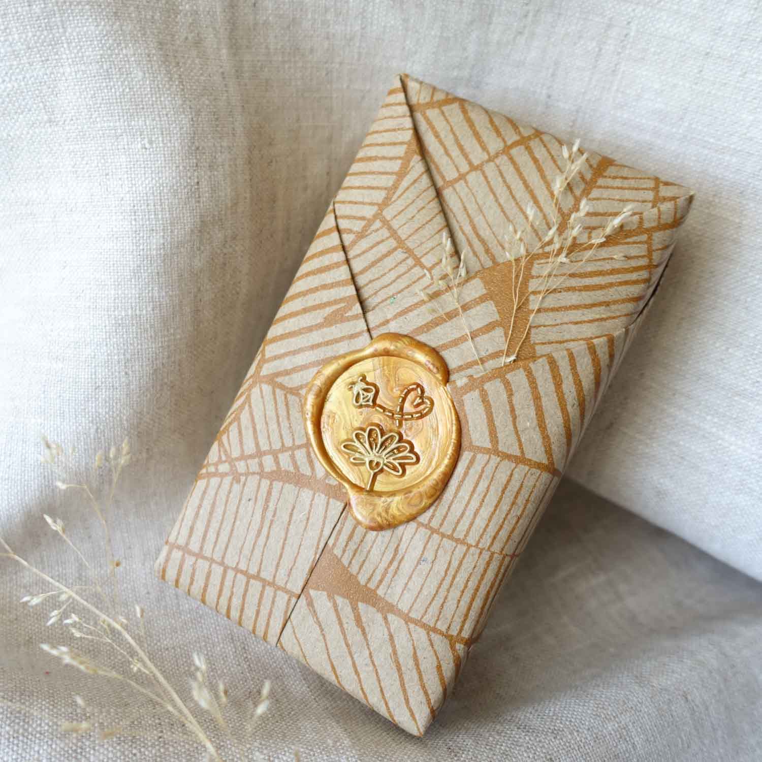 bumble bee love flower wax seal stamp australia pleated gift wrapping