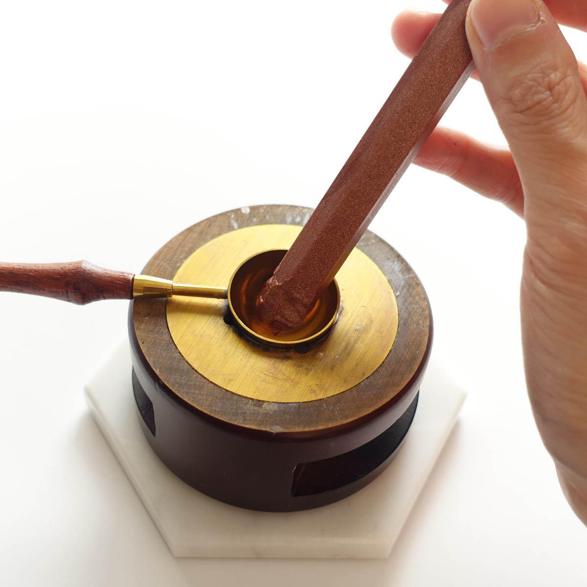 Cinnamon copper wax seal stick melting