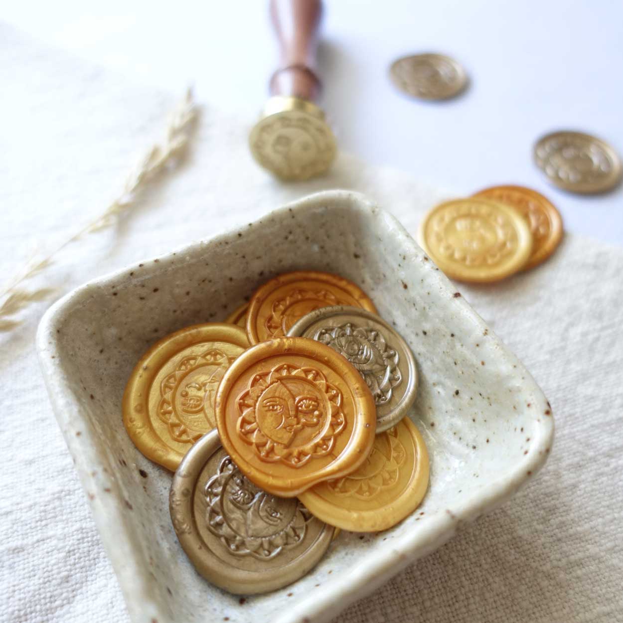 Sun moon wax seal amber bronze yellow gold sealing wax Australia