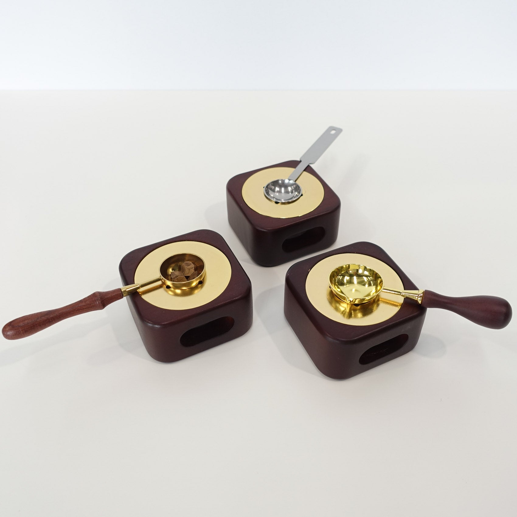 Gold wooden handle medium wax seal spoon