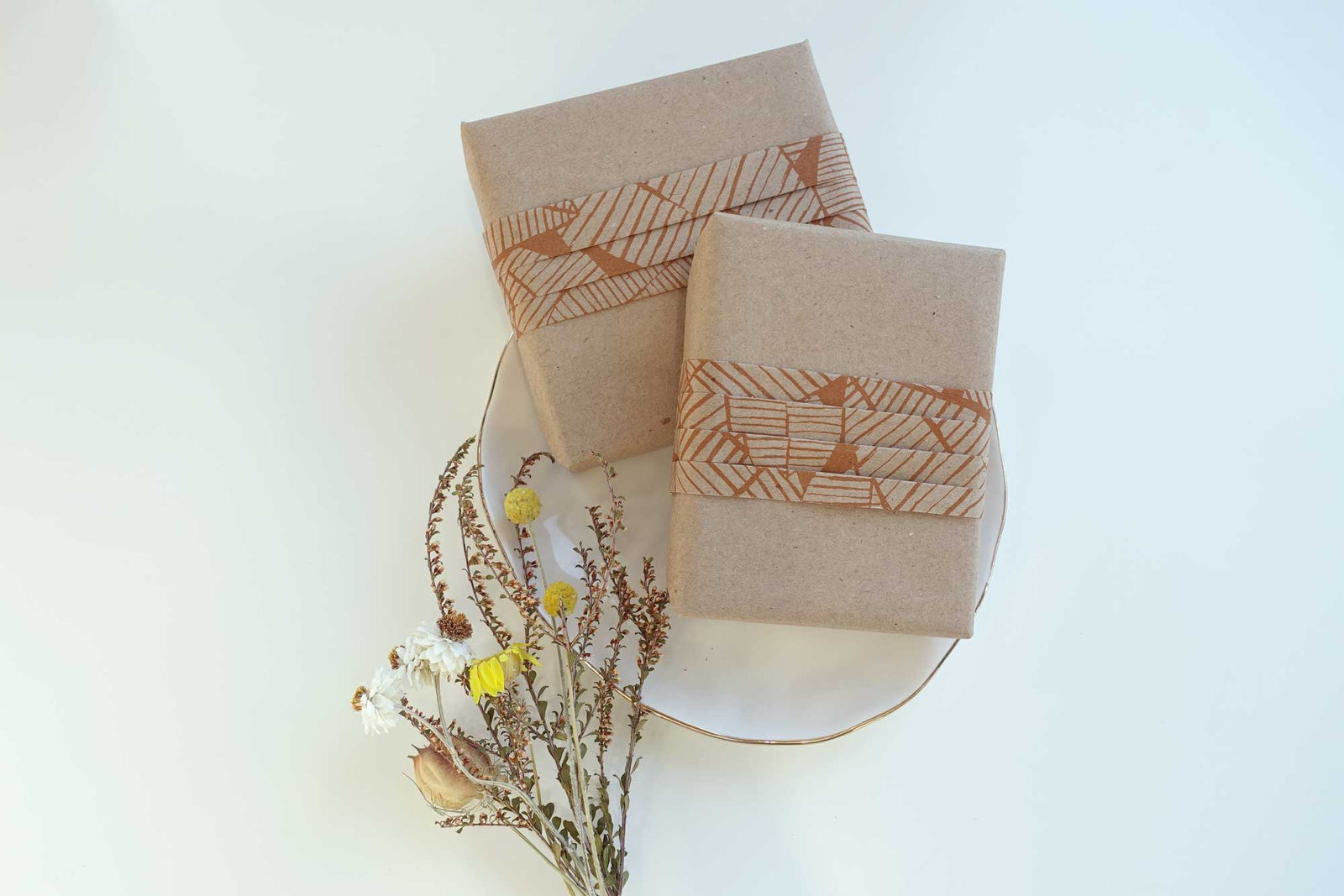 How To Single Sheet Pleated Belly Band Gift Wrapping Tutorial