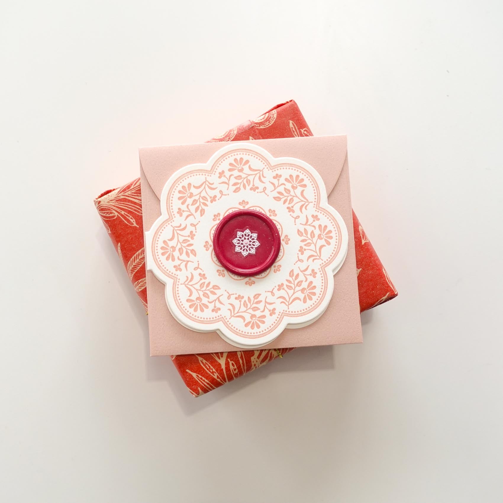 Scallop Round Pink Floral Small Greeting Card