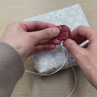 ribbon bow wax seal charm gift wrapping tutorial idea