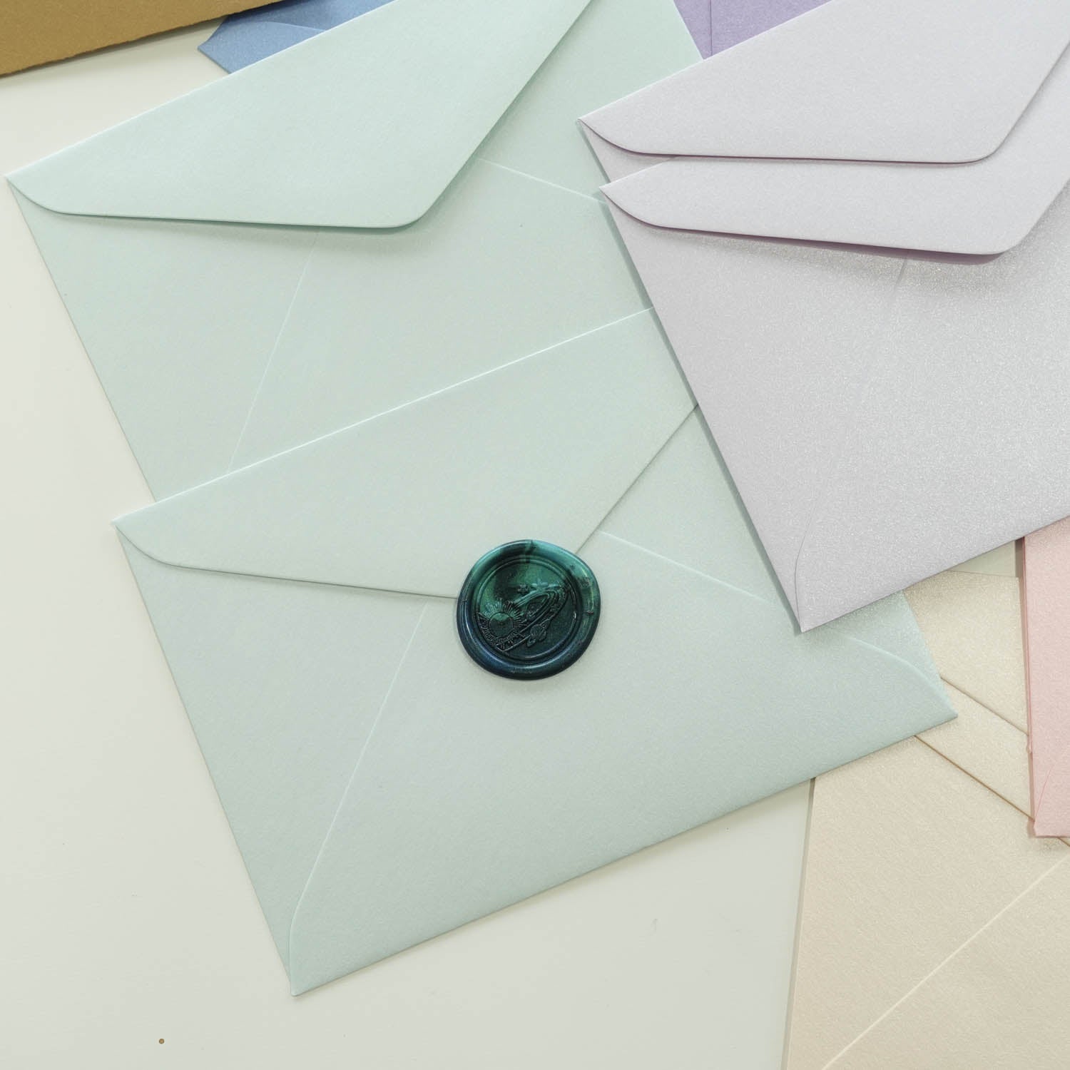 Stardream colourful pearlescent metallic Assorted C6 envelopes [14-pack]