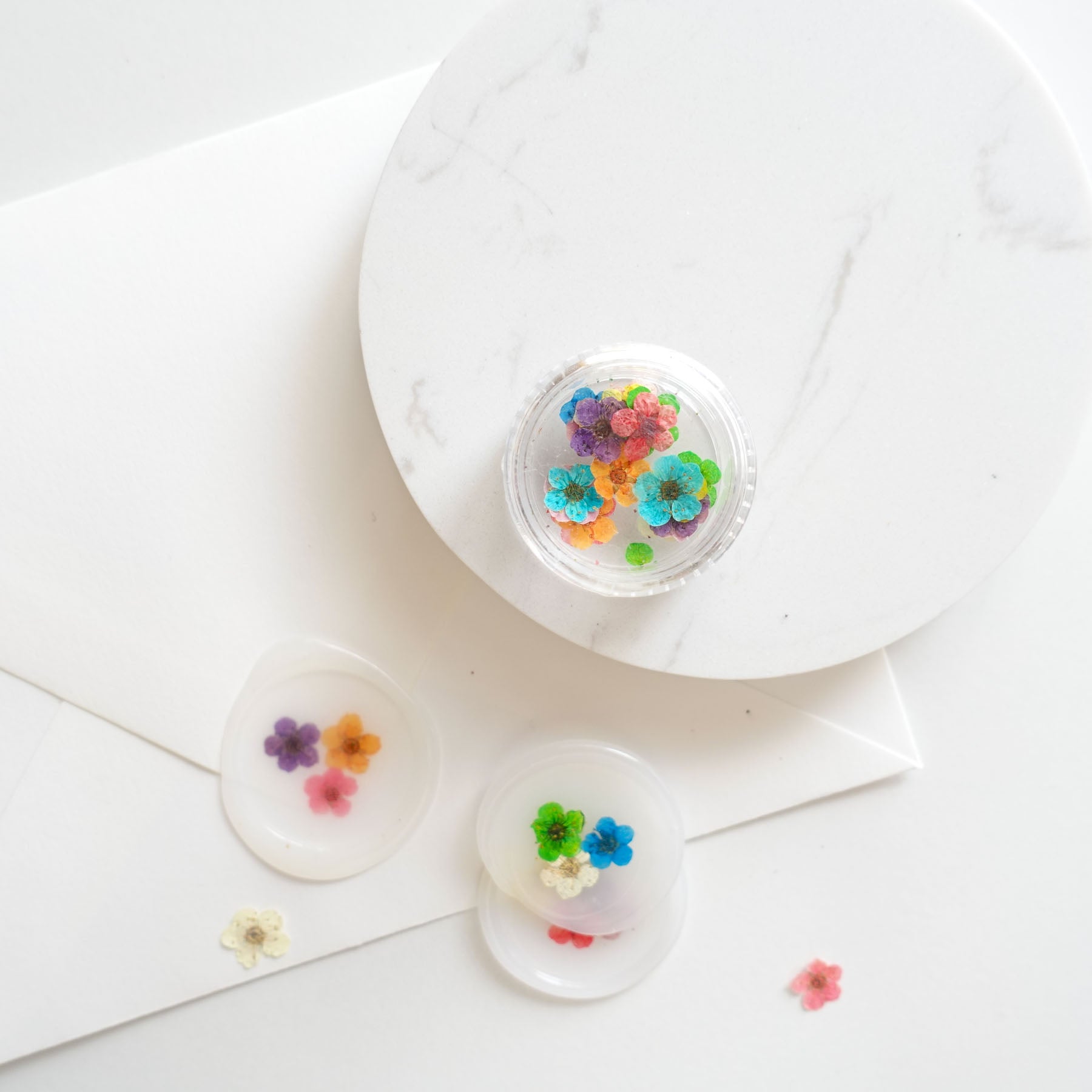 Tiny cute colourfull pressed mini dried flowers in assorted rainbow colours for wax sealing australia